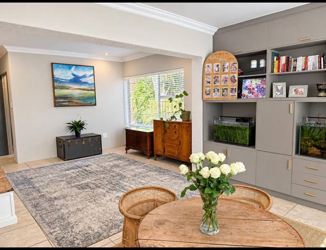 4 BEDROOM FREEHOLD TO LET IN RANDPARK RIDGE
